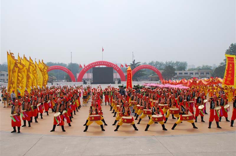 中國首屆農(nóng)民藝術(shù)節(jié)開幕式特別指定威風(fēng)鑼鼓表演